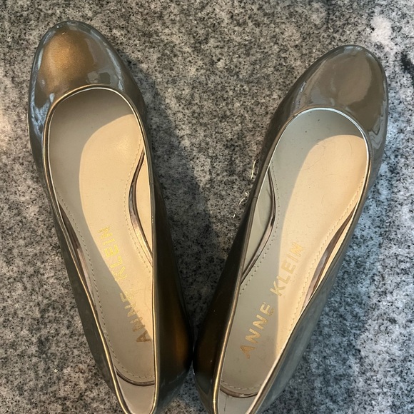 Anne Klein Castana pump. - Picture 4 of 4